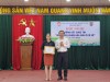 Ông Nguyễn Hồng Lai - Phó Chủ tịch UBND thành phố trao giải nhất cho đơn vị phường Tân Thạnh