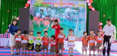 Tam Phú hỗ trợ học sinh nghèo vượt khó học giỏi năm học 2022 – 2023